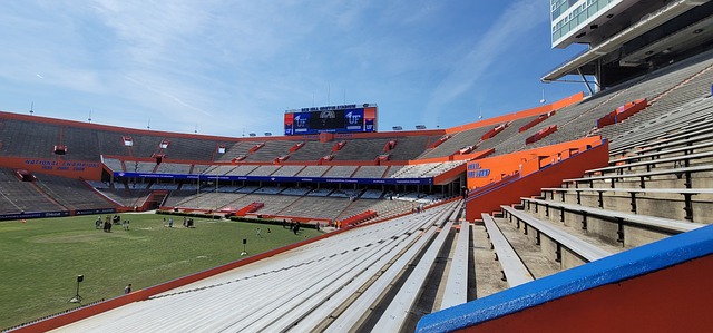 凯尔：我和施洛特贝克没矛盾；他的续约？在经济上我们尽全力